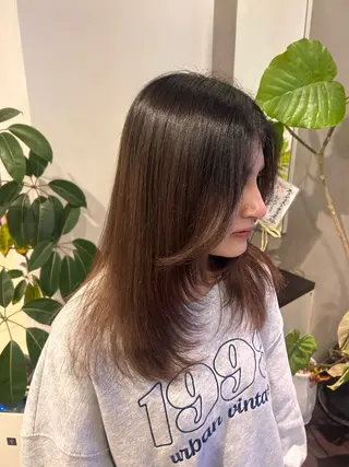 セミロング 🤍レイヤーツヤカラ ーAkane🇰🇷のヘアスタイル