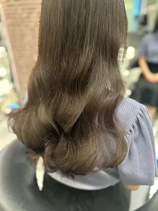 セミロング カラー コテ巻き風パーマ✨ 韓国ヘア🤎近下菜央のヘアスタイル