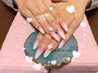 ネイル フラワー ムーンのネイルデザイン