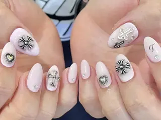 ネイル Rainrain💧 パーツ豊富、やり放題のネイルデザイン