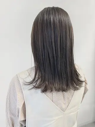 ミディアム カラー 色白に見える暗髪 梅田・増田のヘアスタイル