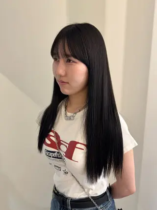 ロング カラー 内沼 恵留菜のヘアスタイル
