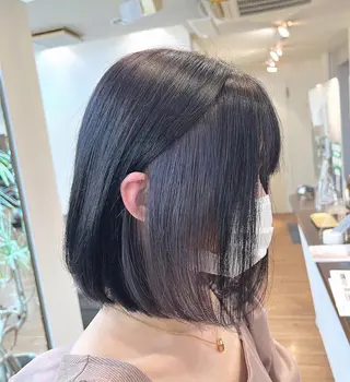 ショート カラー ANKH CROSS 新宿店所属・色ムラ修正の神様 新宿ハイトーンかすみのヘアスタイル