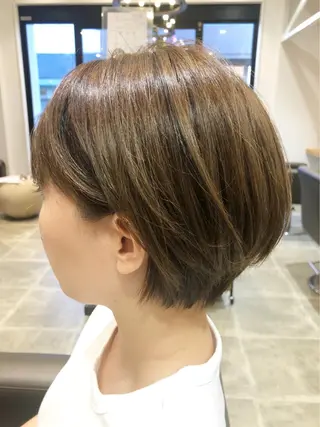 ショート カラー 井上 舞のヘアスタイル