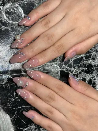 ミディアム ネイル ✴︎ Delightのネイルデザイン