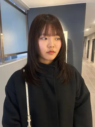 ミディアム カラー 透明感カラー レイヤーカット りなのヘアスタイル