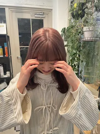 セミロング カラー ミルクティー× グレージュMOMOのヘアスタイル