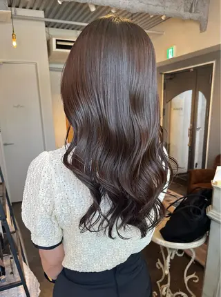 ロング カラー NOEL所属・フェイシャルエステ Utaiのエステ・リラクイメージ