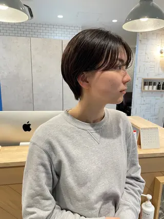 ショート ofF élua所属・🌵ボブ/切りっぱな し/ショート藤長芽生のヘアスタイル