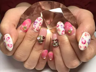 ネイル RuxuryNail ／RiAnnaのネイルデザイン
