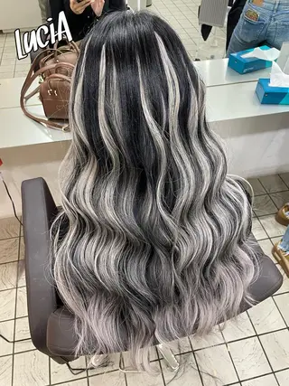 カラー ロング ヘアアレンジ エクステ LuciA\5900のヘアスタイル