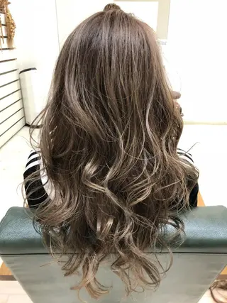 ミディアム 岡崎/髪質改善/ ハイトーン/鈴木進のヘアスタイル