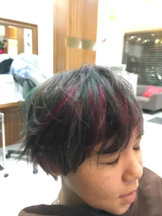 ショート カラー 白髪ぼかしハイライト 柳川拓哉のヘアスタイル