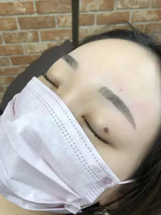 マツエク・マツパ ベッキーラッシュ銀座店所属・小松 由季の眉毛・アイブロウイメージ