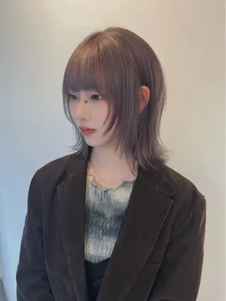 ミディアム Hanaka🐈‍⬛ 海外×ニュアンスのヘアスタイル