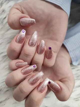 ネイル RUNWAY 　　の眉毛・アイブロウイメージ