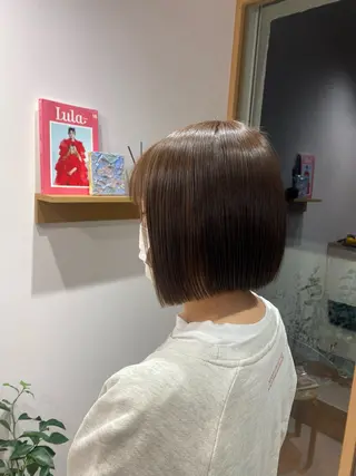 ショート カラー 土屋 愛海のヘアスタイル