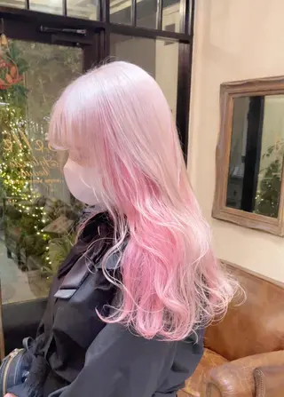 ロング カラー りく　レイヤーカット ケアブリーチのヘアスタイル