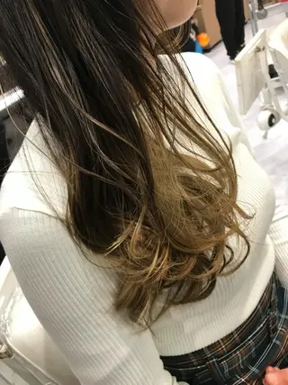 ロング カラー MUSASHI ブリーチカラー◎のヘアスタイル