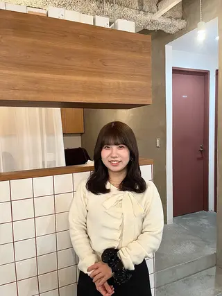 カラー TRENCH岡 千尋のヘアスタイル