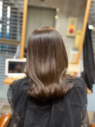 ミディアム カラー 艶髪🌈ムラカミ サキのヘアスタイル