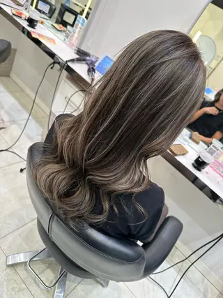 ロング 岸 保奈美のヘアスタイル