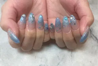 ネイル ネイルリボン 受付スタッフのネイルデザイン