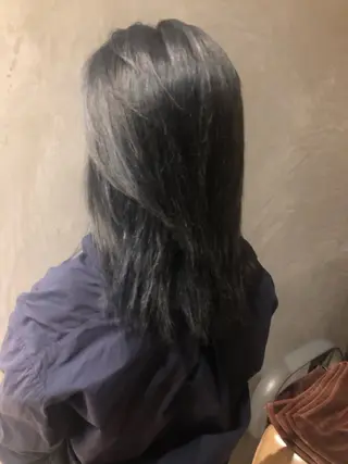 セミロング カラー 大石 藍のヘアスタイル