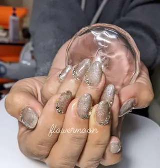 ネイル フラワー ムーンのネイルデザイン