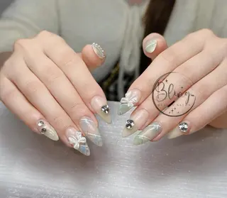 セミロング Bling Salonのネイルデザイン