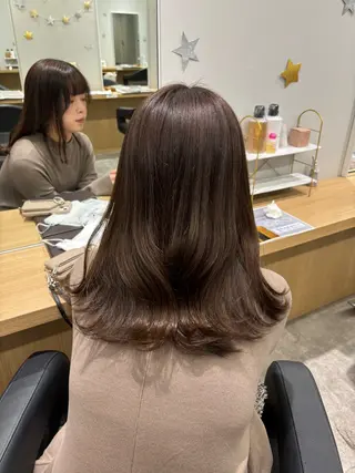 ミディアム 服部 真希のヘアスタイル