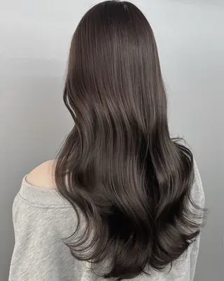 ロング カラー 透明感カラー グレージュ/あいのヘアスタイル