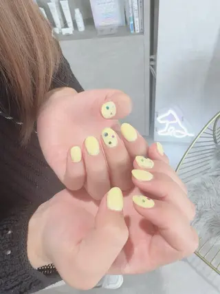 ネイル m.grey beauty salon所属・吉田 菜摘のネイルデザイン