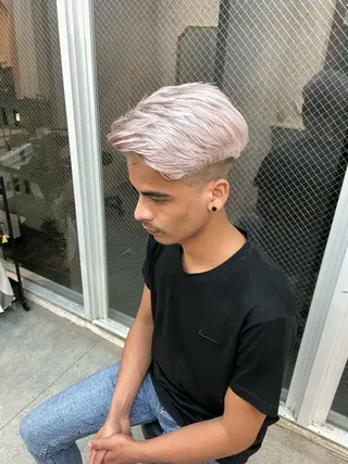 ショート 有人/バレイヤージュ /シャドールーツのヘアスタイル