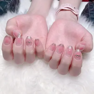 ネイル 根津 綾子のネイルデザイン