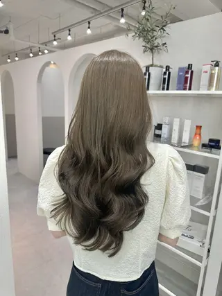 ロング 韓国レイヤー透明感 カラーヨウスケのヘアスタイル