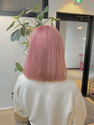 ショート カラー ハイトーンカラ ー/小川のヘアスタイル