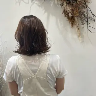 ミディアム 松本 玲菜のヘアスタイル