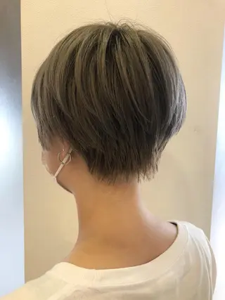 ショート カラー 内田温子大人女性 ハイライト、ボブのヘアスタイル