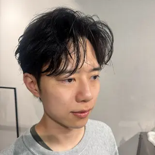 メンズ 表参道フェザーパーマ ニュアンスパーマのヘアスタイル