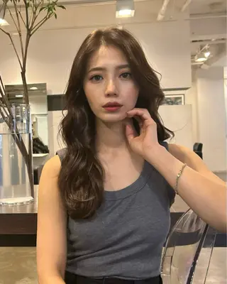 ロング パーマ コテ巻き風パーマ🫧 韓国パーマ反町海大のヘアスタイル