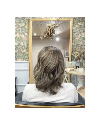 ミディアム カラー MaaR所属・Asuka Mabuchiのヘアスタイル