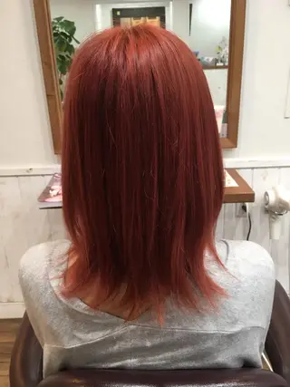 カラー 塩崎 明菜のヘアスタイル