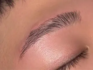 アイブロウ 小峰 利樹のマツエク・マツパデザイン