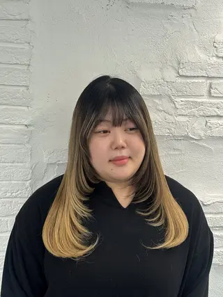 ロング MINT Moeのヘアスタイル