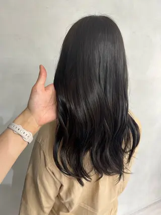 ロング カラー 小森聖奈 韓国風レイヤーカットのヘアスタイル