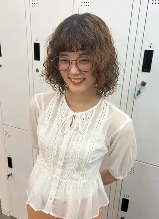 ショート 綾乃／デザインカラー ／ハイトーン／ボブのヘアスタイル