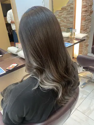 セミロング 垢抜け透明感カラー 🌻篠崎梓🌻のヘアスタイル