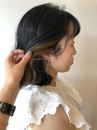 ミディアム カラー 安藤 佑衣のヘアスタイル