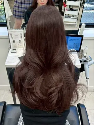 ロング 岡田 聖蘭のヘアスタイル